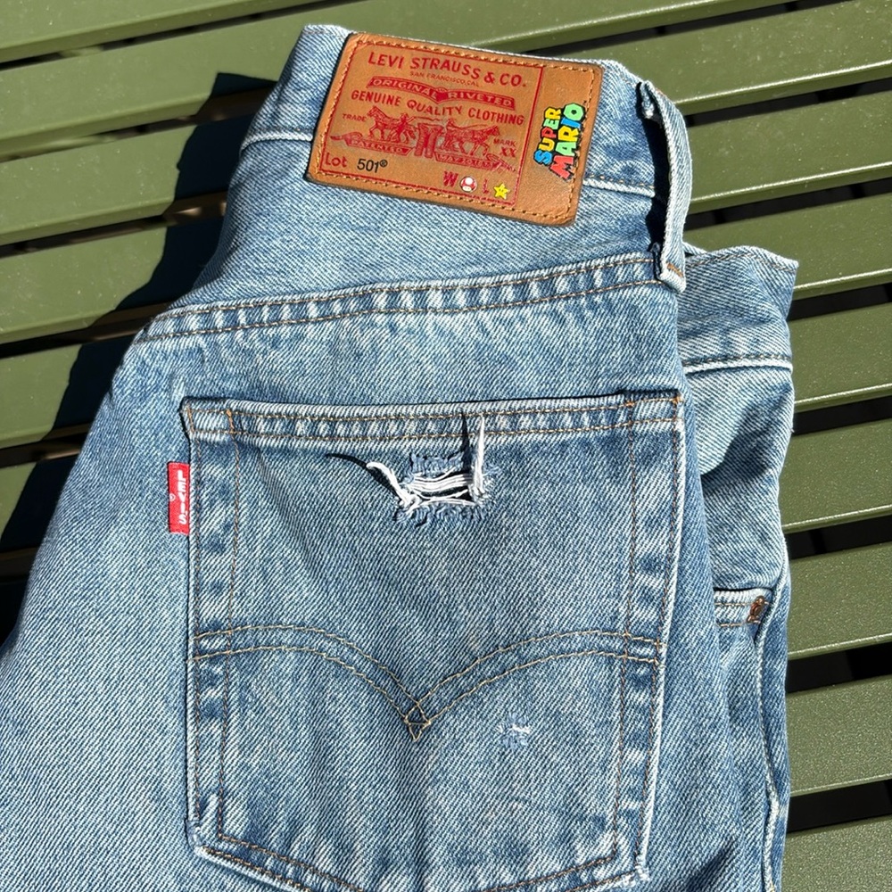 Levi’s x Super Mario 501 Crop Selvedge Game Over Jeans | W27 | Medium Wash